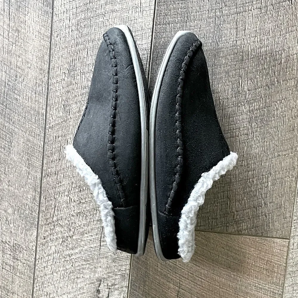 Deer Stags Black and Gray, Big-Kid, Unisex Slippers. Size 6.